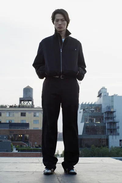 Look 16